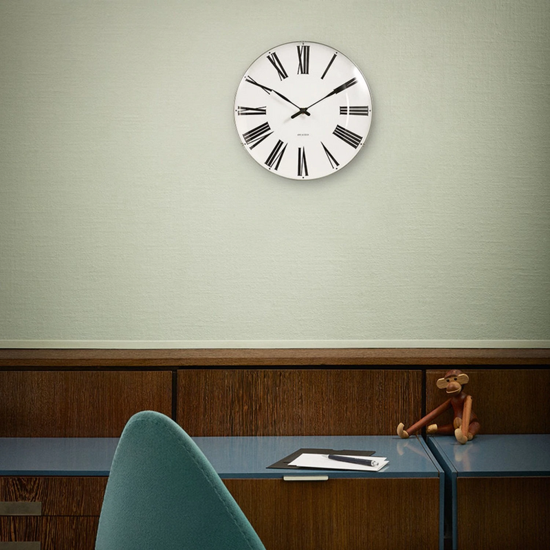 arne jacobsen | roman wall clock 29cm - LC