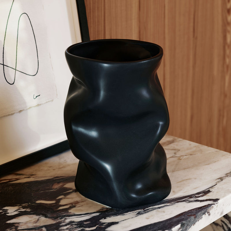 audo copenhagen (menu) | collapse vase | black 20cm