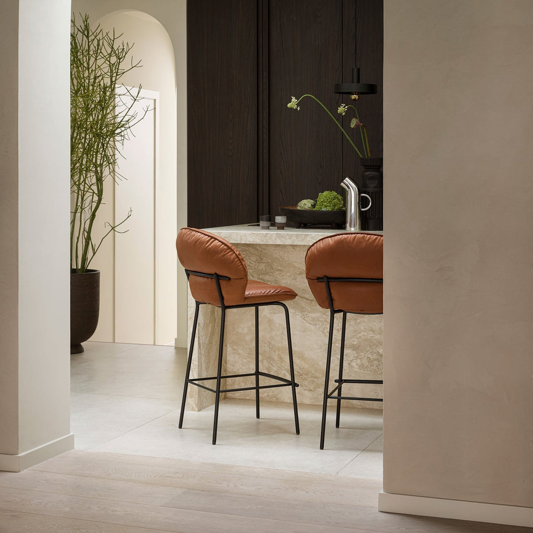 Your seat at the bar | customisation for Freifrau bar stools