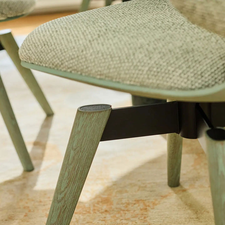 freifrau | ivy armchair | twin-pipe steel frame | CATEGORY 1 FABRIC