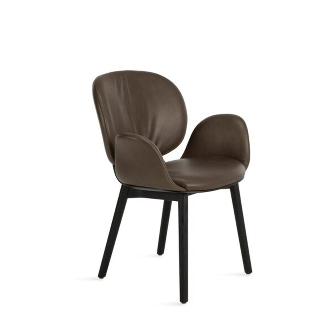 freifrau | ivy armchair | twin-pipe steel frame | CATEGORY 1 FABRIC
