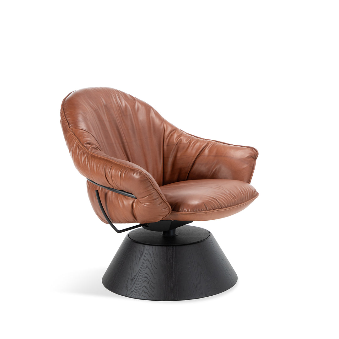 freifrau | marie lounge chair low | cone frame | adora kandis leather