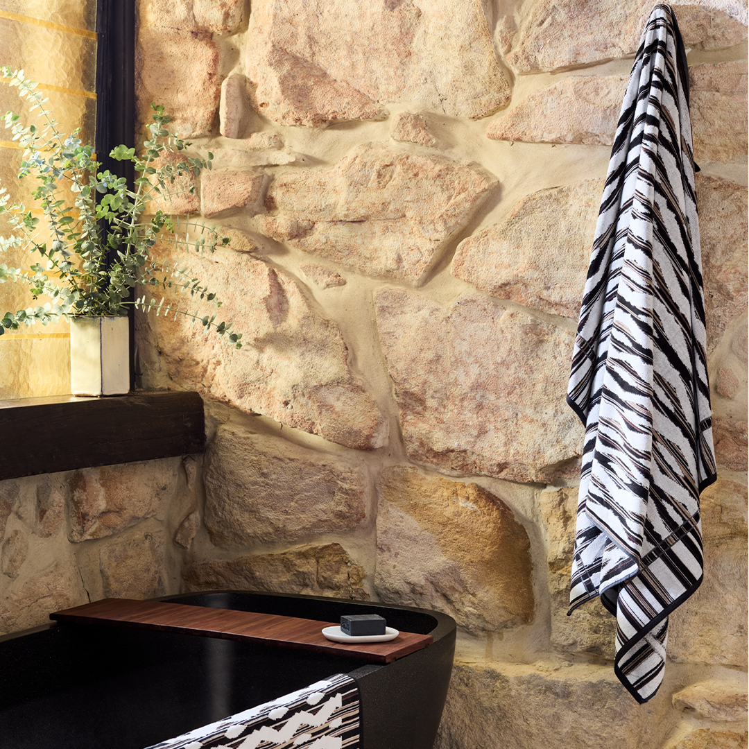 innate collection | ripple towel - dark