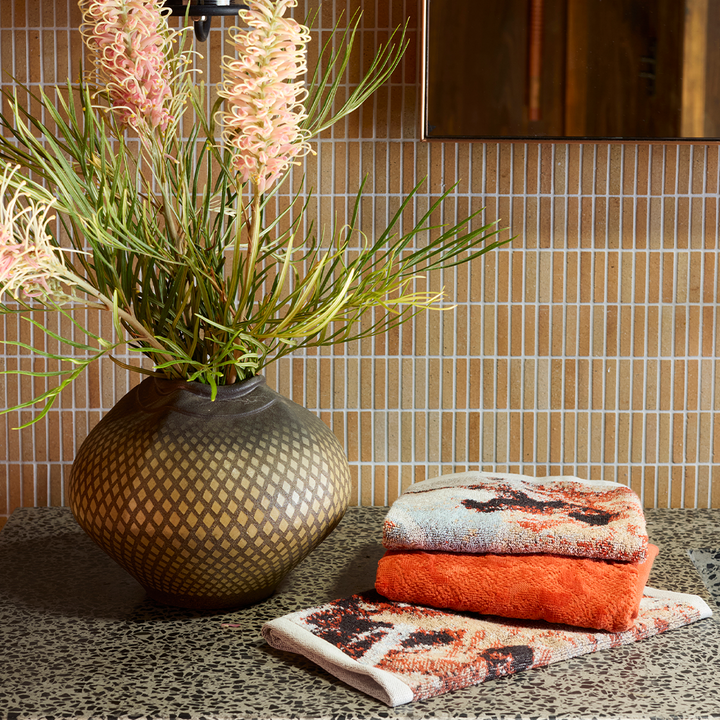innate collection | shadows towel - coral