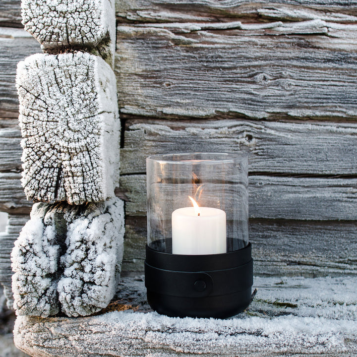 eldvarm | emma lantern | noir