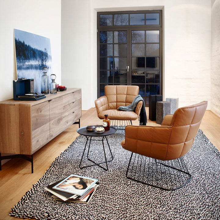 freifrau | marla lounge chair | harp base black | opium whisky leather