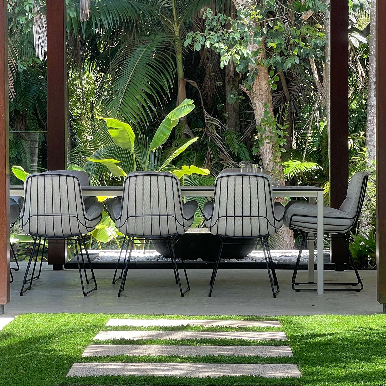 Niramaya_outdoor_leyasol_dining_janua_table_IMG_7467-3_1500.jpg__PID:3916bda9-dd37-402b-a651-db8e36fc53ee