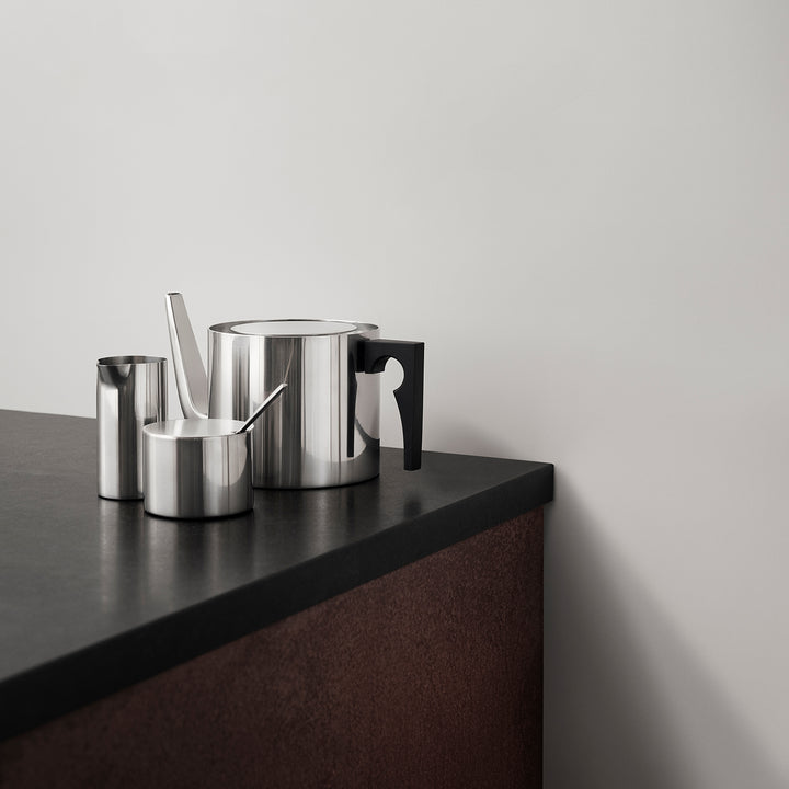 stelton | arne jacobsen cylinda line | creamer