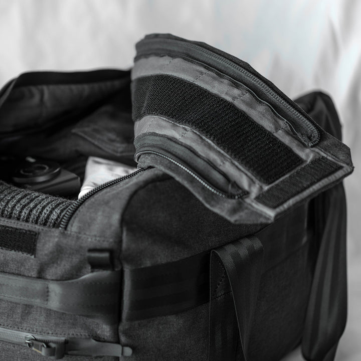 afternoons with Albert | technical weekender bag | black