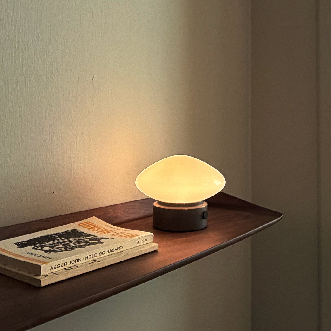 &tradition | mist portable lamp AP21 | grigio caldo base