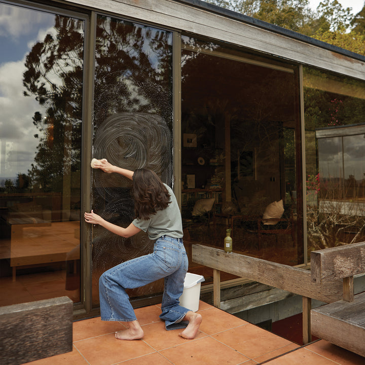 ashley + co | benchpress surface spray | lotus leaf + lustre