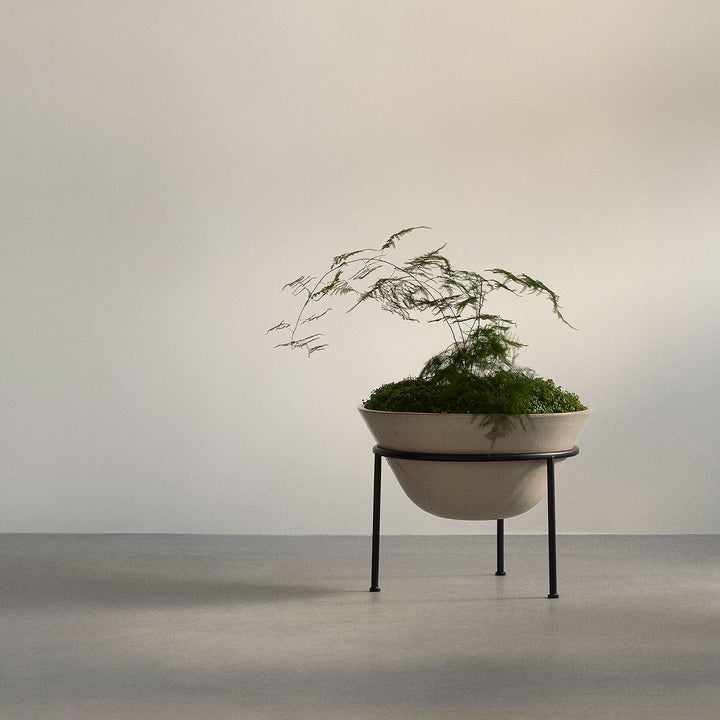 audo copenhagen (menu) | daiza planter | ivory 35x48cm ~ DC