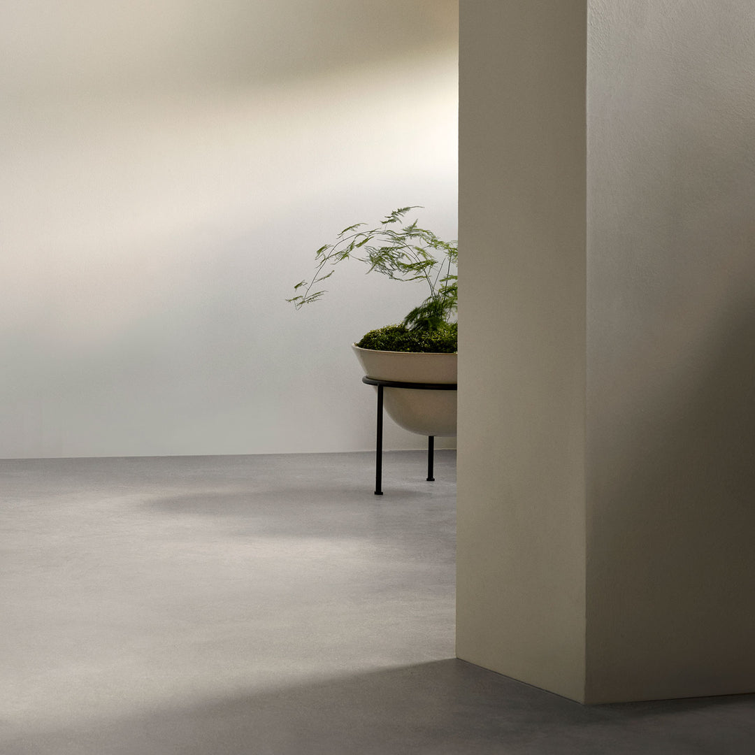 audo copenhagen (menu) | daiza planter | ivory 35x48cm ~ DC