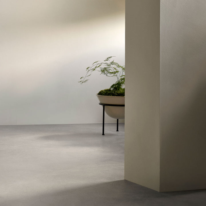 audo copenhagen (menu) | daiza planter | ivory 35x48cm ~ DC