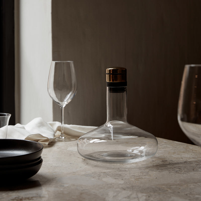 audo copenhagen (menu) | wine breather carafe deluxe | clear + brass