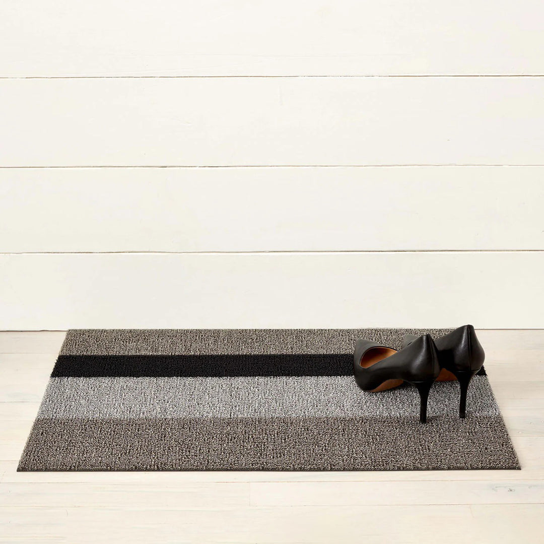 chilewich | shag doormat 46x71cm (18x28") | bold stripe silver + black