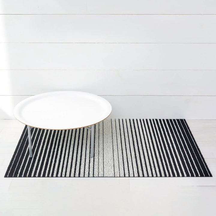 chilewich | shag utility doormat 61x91cm (24x36") | domino stripe black + white - DC