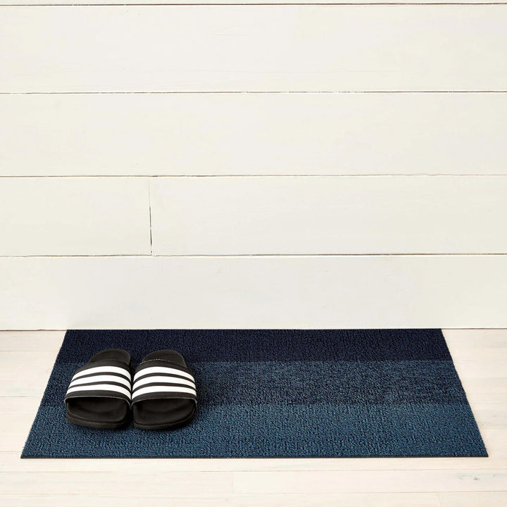 chilewich | doormat 46x71cm (18x28") | marbled stripe bay blue