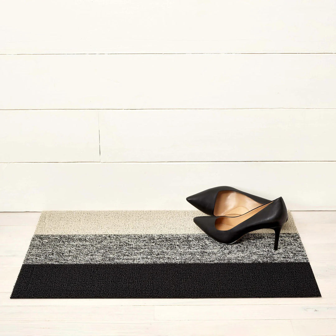 chilewich | shag doormat 46x71cm (18x28") | marbled stripe salt + pepper
