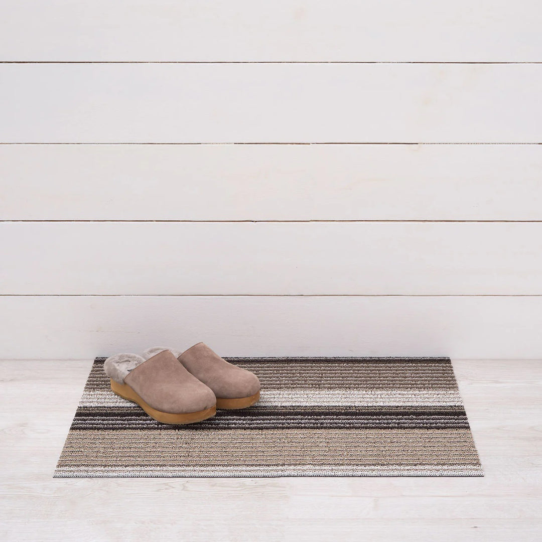 chilewich | doormat 46x71cm (18x28") | pleat stripe oyster