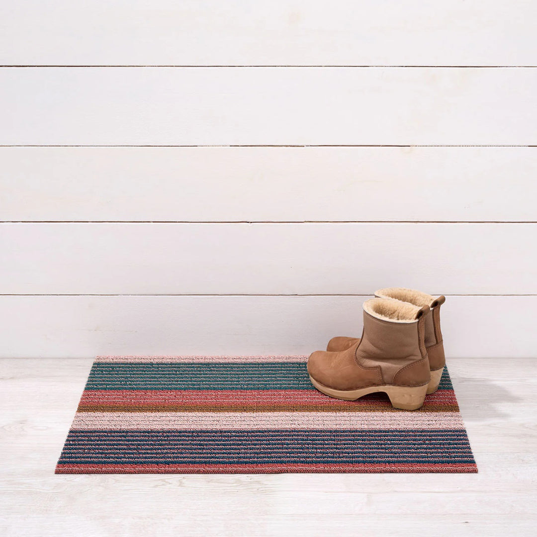 chilewich | doormat 46x71cm (18x28") | pleat stripe raspberry