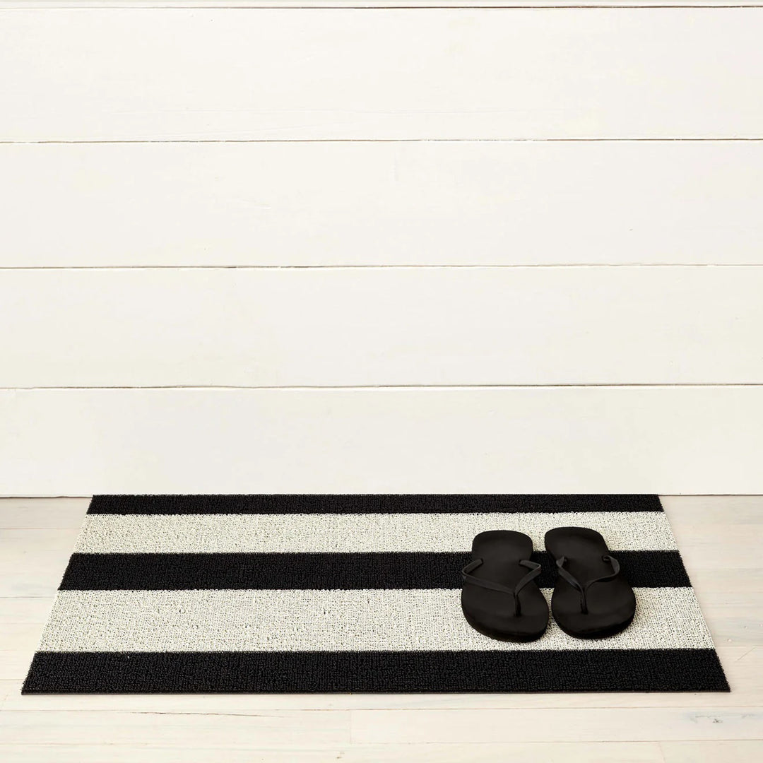 chilewich | shag doormat 46x71cm (18x28") | bold stripe black + white