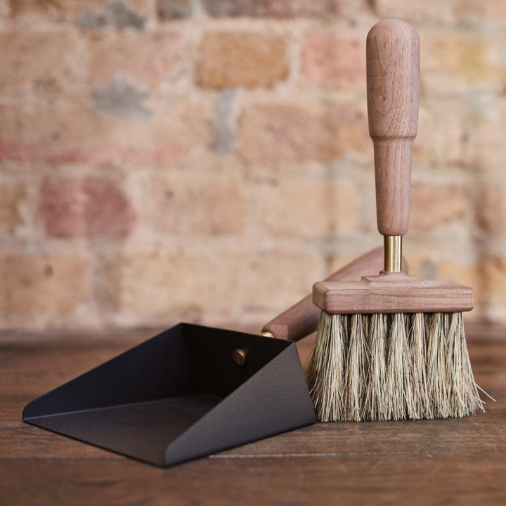 eldvarm | emma fire shovel + brush | classique