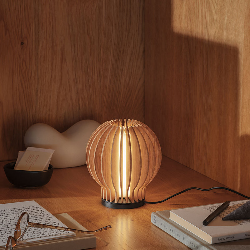 eva solo | radiant round portable table lamp | oak - DC