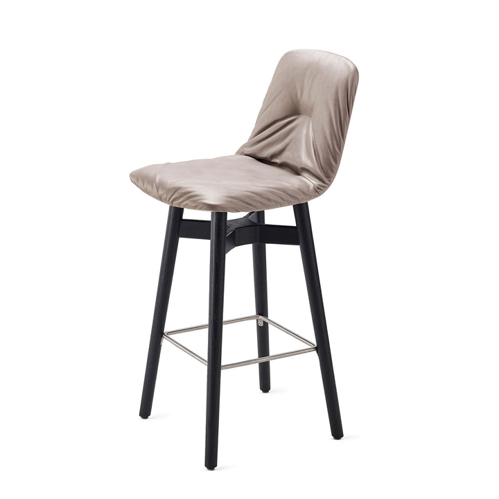 freifrau | leya high back kitchen stool 65cm | muscat cognac leather + oak