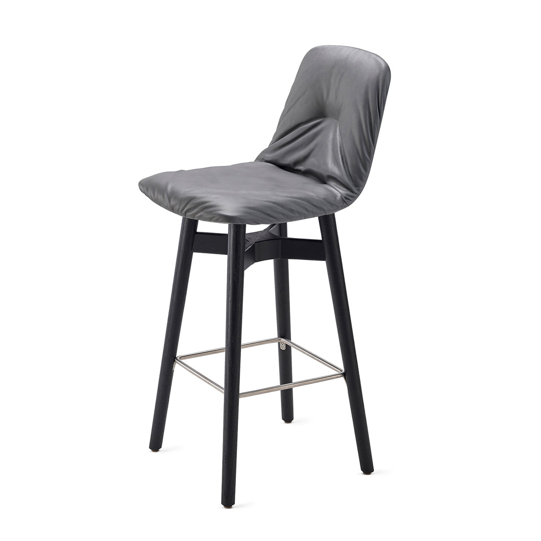 freifrau | leya high back kitchen stool 65cm | muscat cognac leather + oak