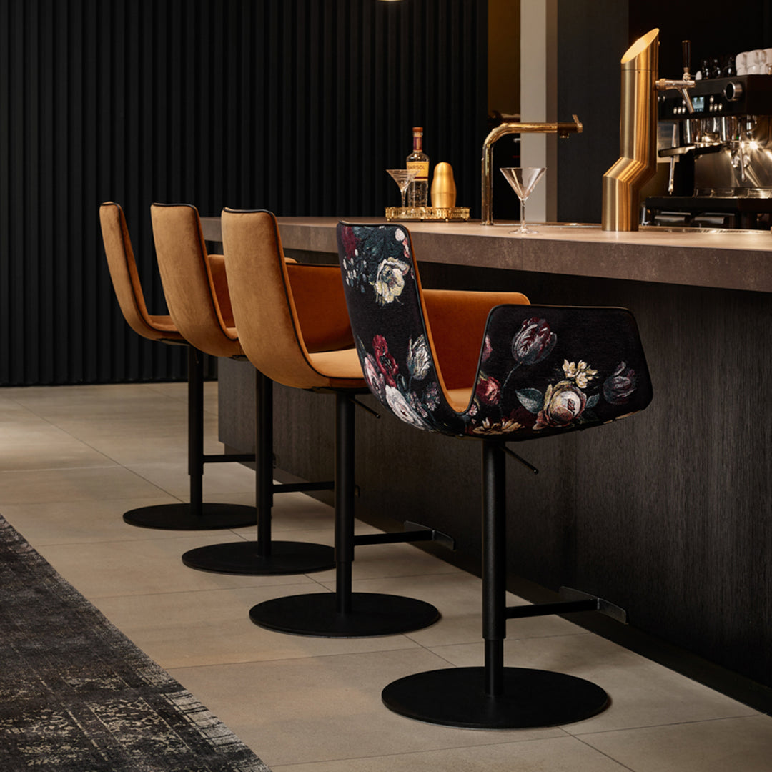 freifrau | amelie barstool high | riga noir