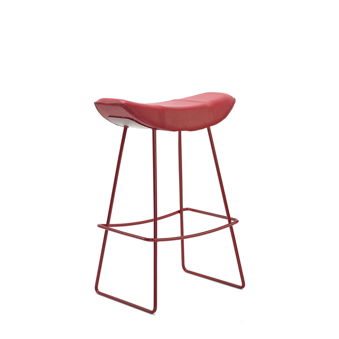 freifrau | kya kitchen stool 63cm | cairo ebony (black) leather + black wire frame