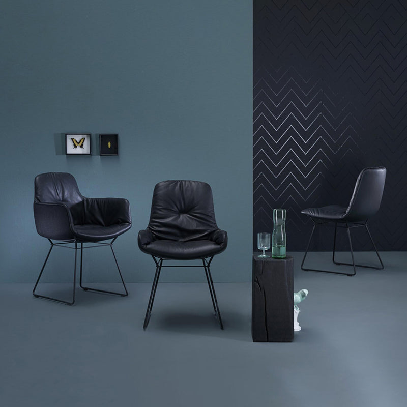 freifrau | leya armchair low | wire frame | orient ebony (black) leather