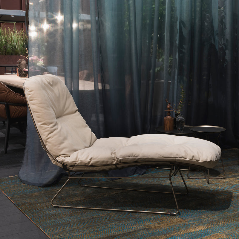 freifrau | leyasol outdoor sun lounger | lopi fabric + steel bronze glaze frame