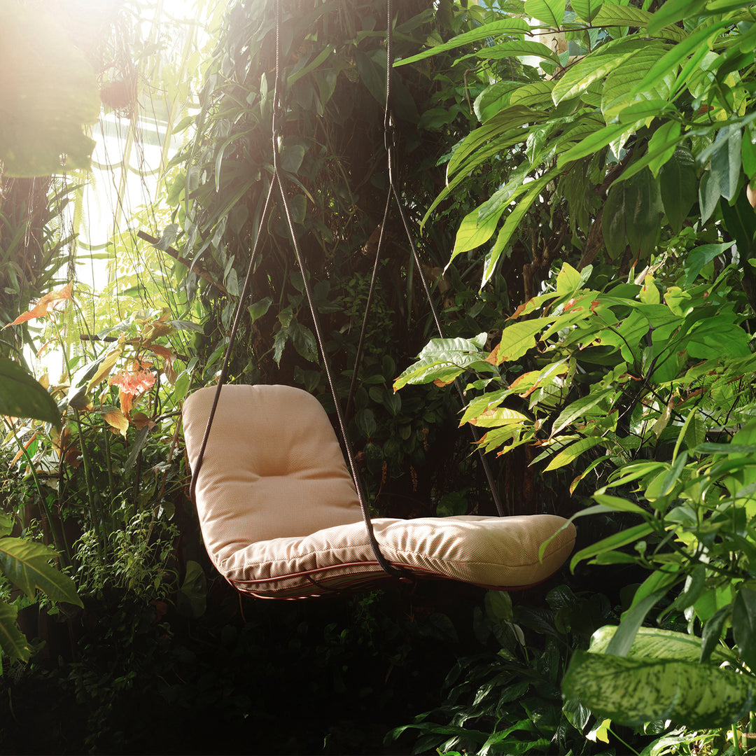 freifrau | leyasol outdoor sun lounger swing seat | lopi fabric + steel bronze glaze frame