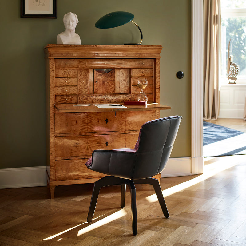 freifrau | marla armchair low | wood frame black | riga khaki