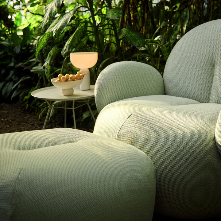 freifrau | nana outdoor love seat petite | lopi fabric