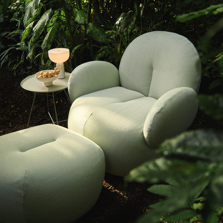 freifrau | nana outdoor love seat petite | lopi fabric