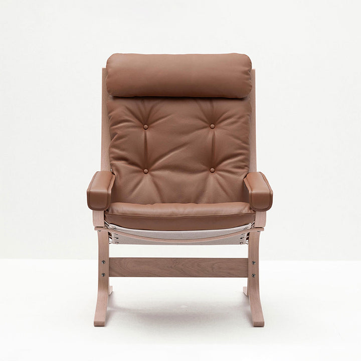 lk hjelle | siesta classic 301 chair | high back with arms | oak + rustical tan leather