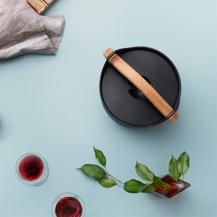 iittala | sarpaneva cast iron casserole | round 3 litre