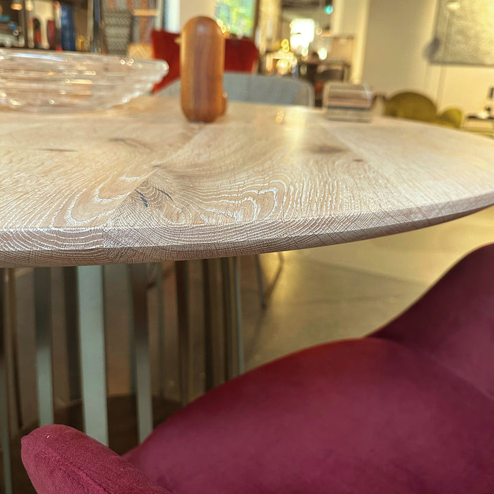 janua | bc 07 basket table round | white pigmented oak + bronze base 125cm