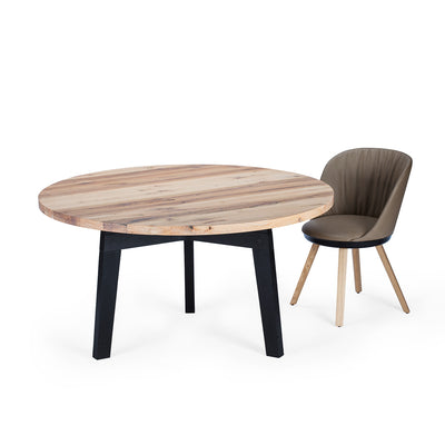 janua | bb 31 connect table round | white pigmented oak + black base 110x75cm