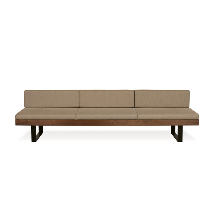 janua | bn 01 outdoor bench with backrest + wedge pillow | brushed chestnut sand + deep black base | natte charcoal chine 270cm