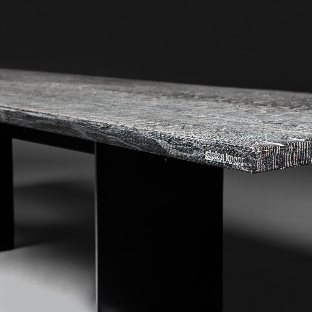 janua_sk08_butterfly_table_grey_detail_01_1500.jpg__PID:f4a0d1c7-55ed-45c6-ad52-7c8a45c5a94c