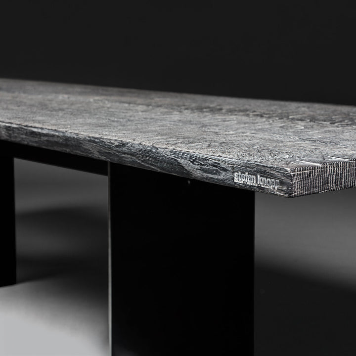 janua_sk08_butterfly_table_grey_detail_01_1500.jpg__PID:f4a0d1c7-55ed-45c6-ad52-7c8a45c5a94c