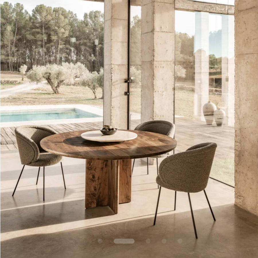 janua_t-Rox_walnut_round_1500.jpg__PID:b0f079b9-48bd-4ee4-b839-6448eb142598