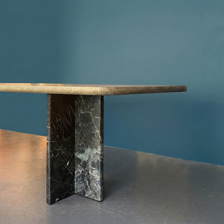 janua | BC17 t-rox dining table | top - soft rectangle schotten & hansen M1 | legs - verde lepanto stone | 280 x 100cm