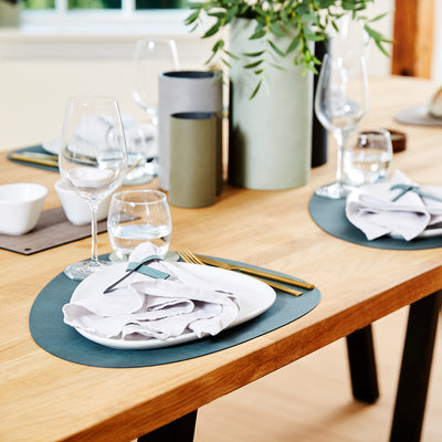 lind dna | table mat | curve large | nupo dark green