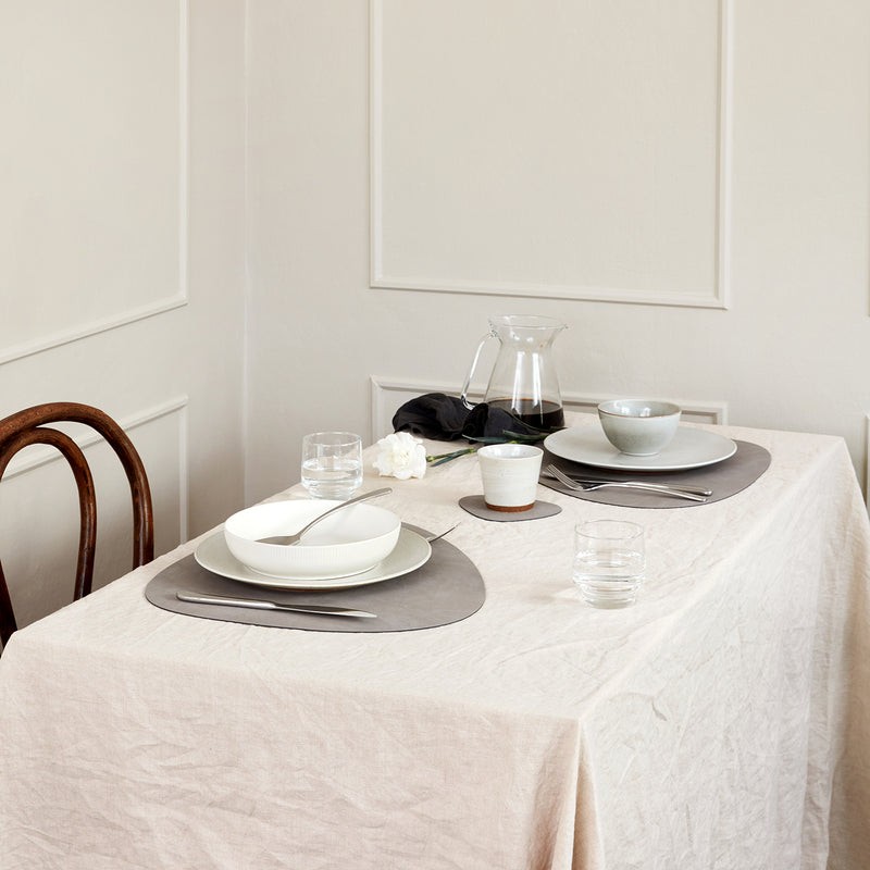 lind dna | table mat | curve large | nupo light grey