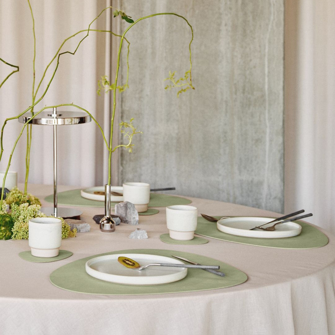 lind dna | table mat | curve large | nupo olive green